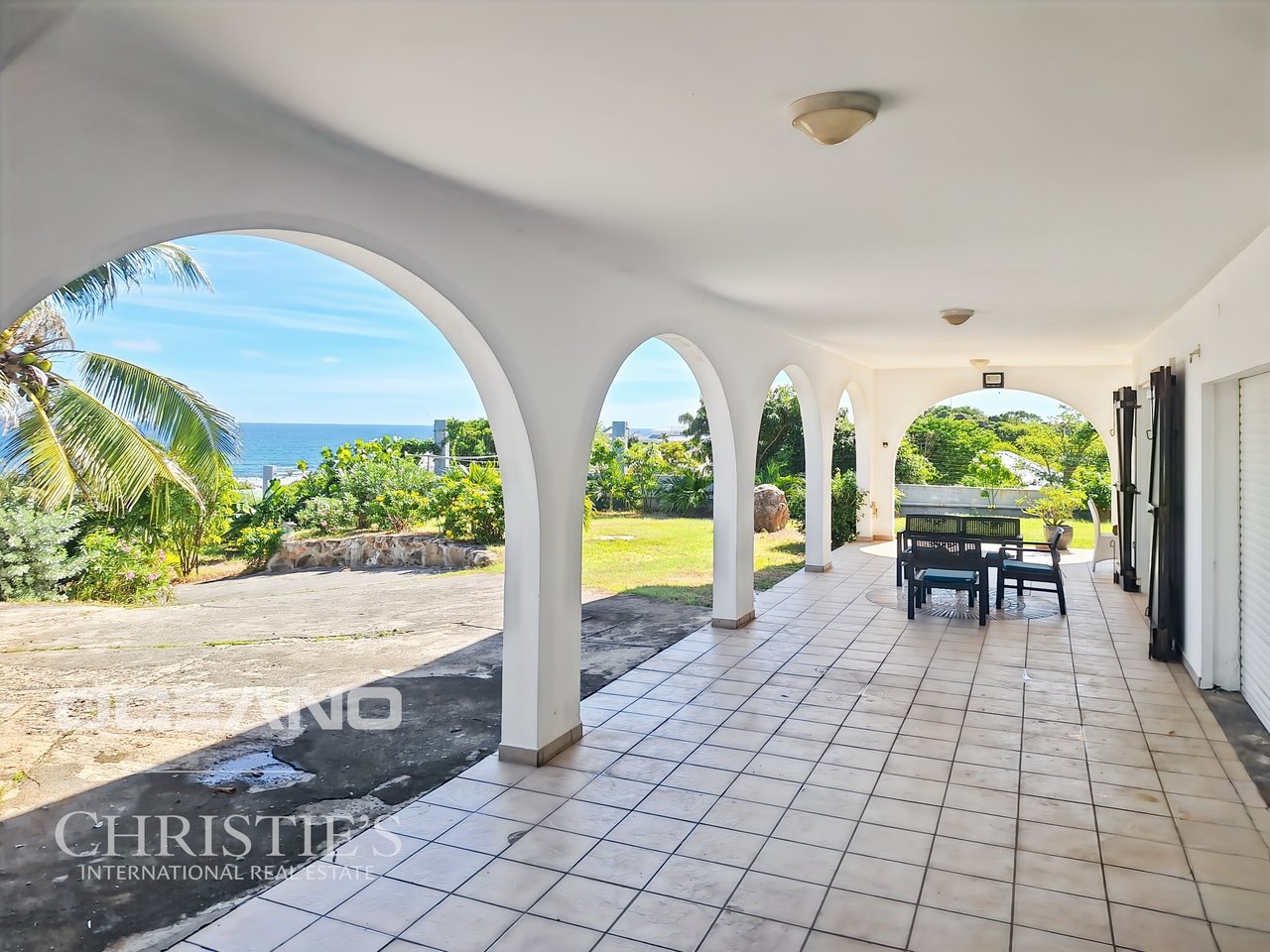 Exceptional Villa – Panoramic Ocean View (Oyster Pond)