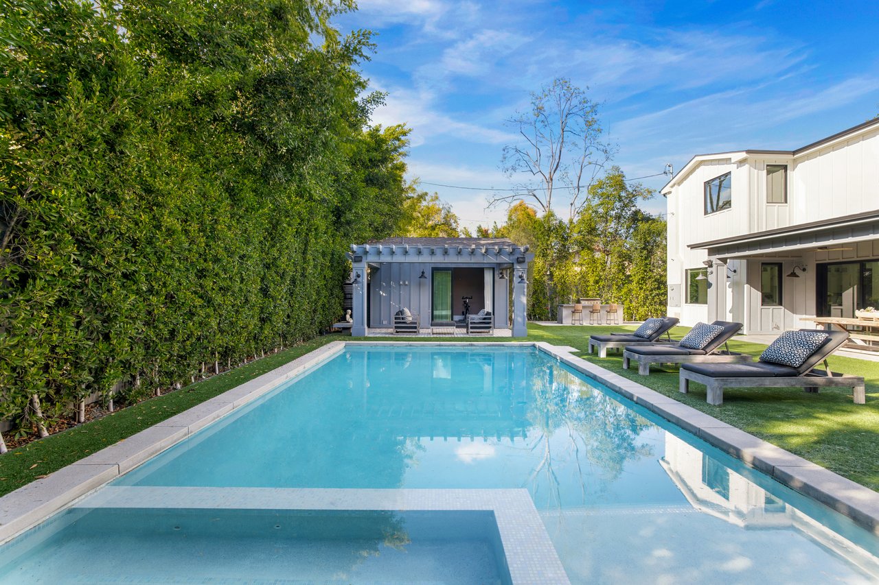 4533 Gentry Ave, Studio City