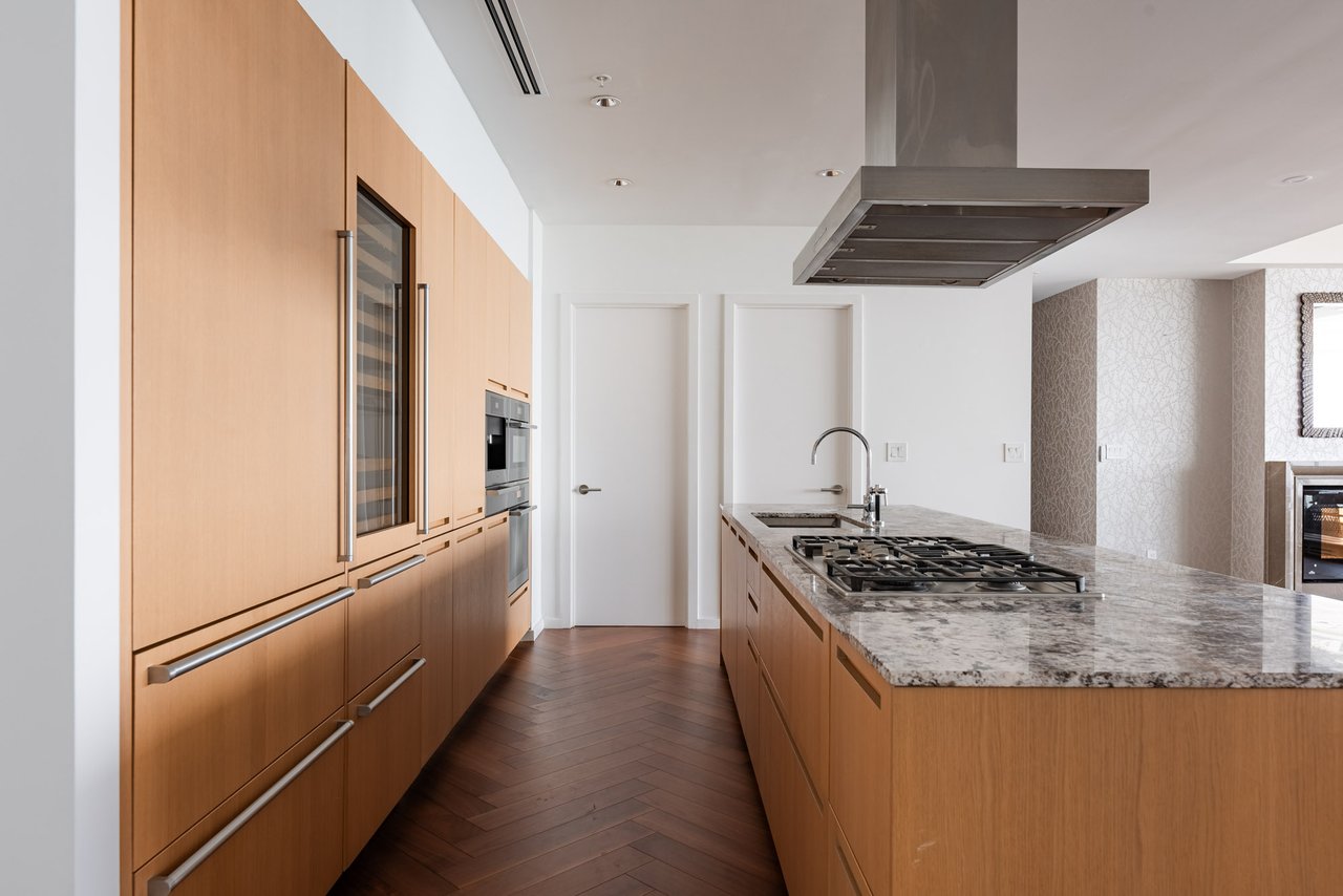 Suite 5302- 180 University Avenue