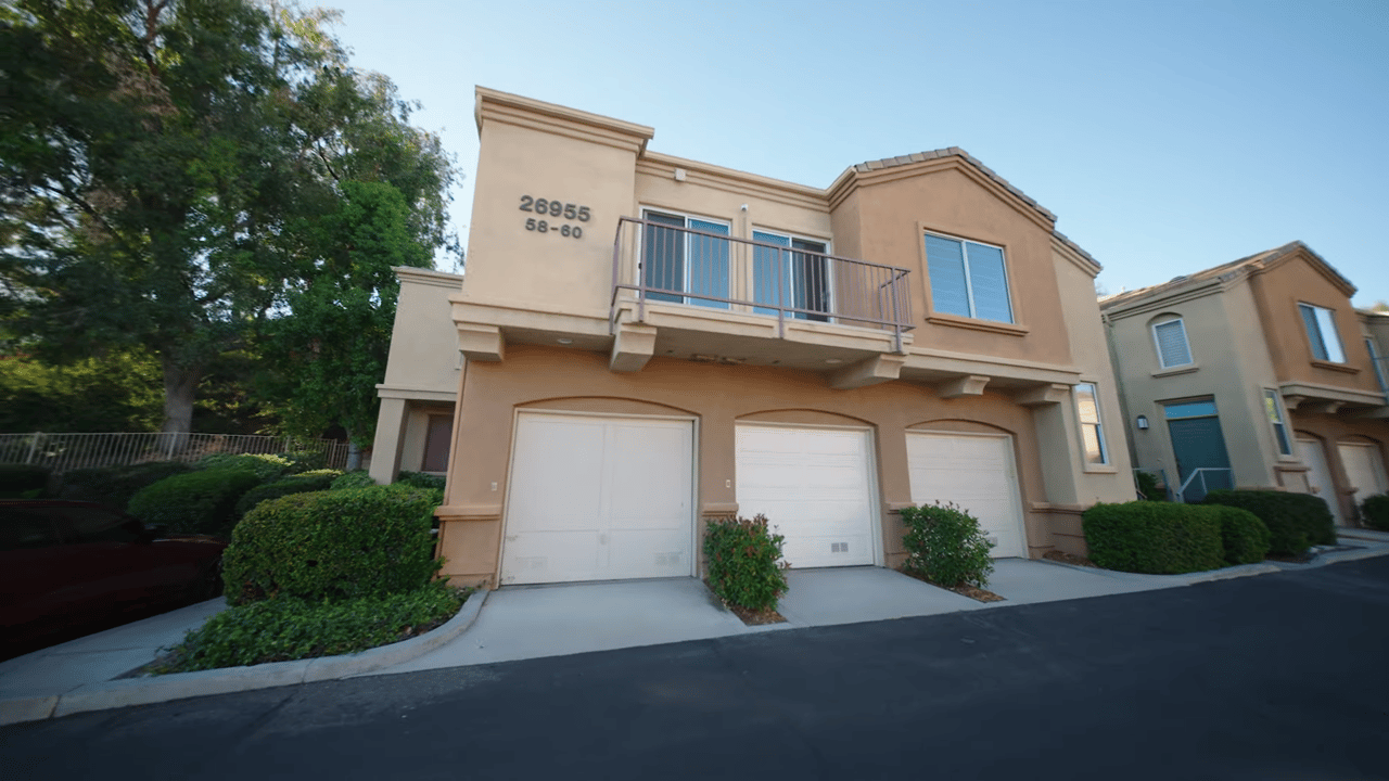 Move-In Ready Valencia Townhome | Rose Arbor Community | Santa Clarita Real Estate