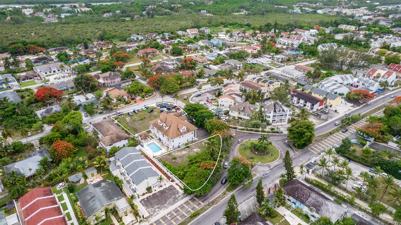 Westward Villas, West Bay Street