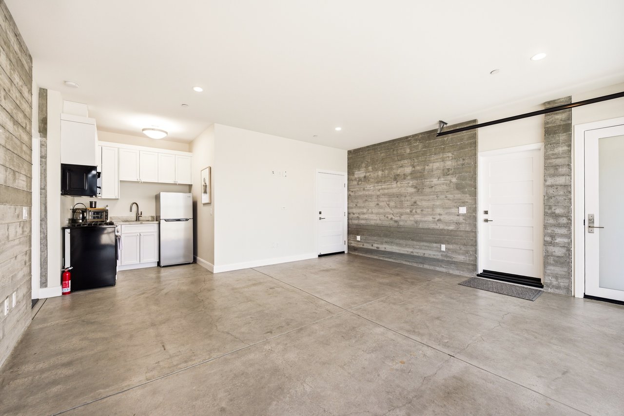 27008 Old Chimney Rd