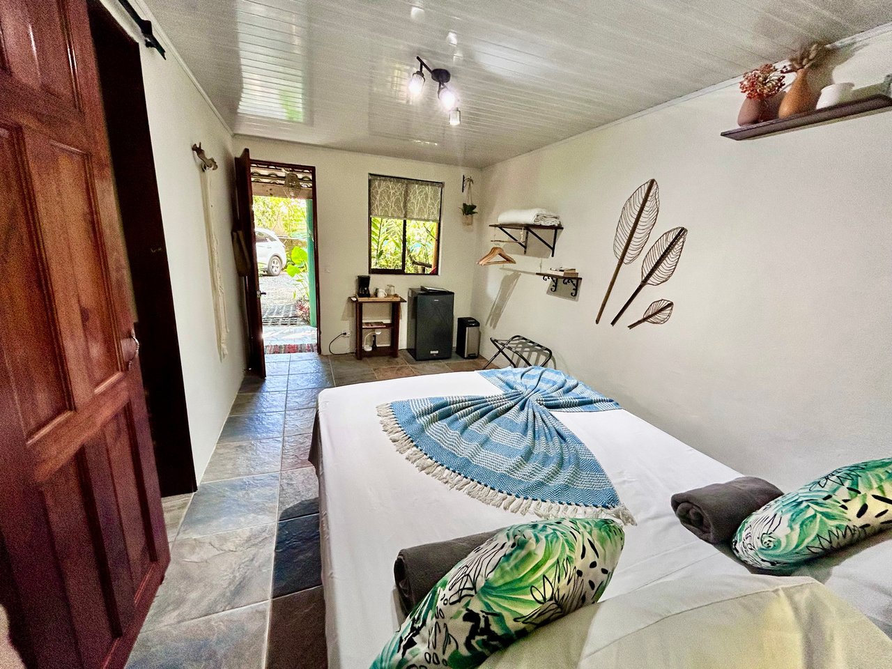 0.23 ACRES – Multi-Business Property In The Heart Of Dominical – Restaurant, 4 Cabins & Commercial Rental!!!!