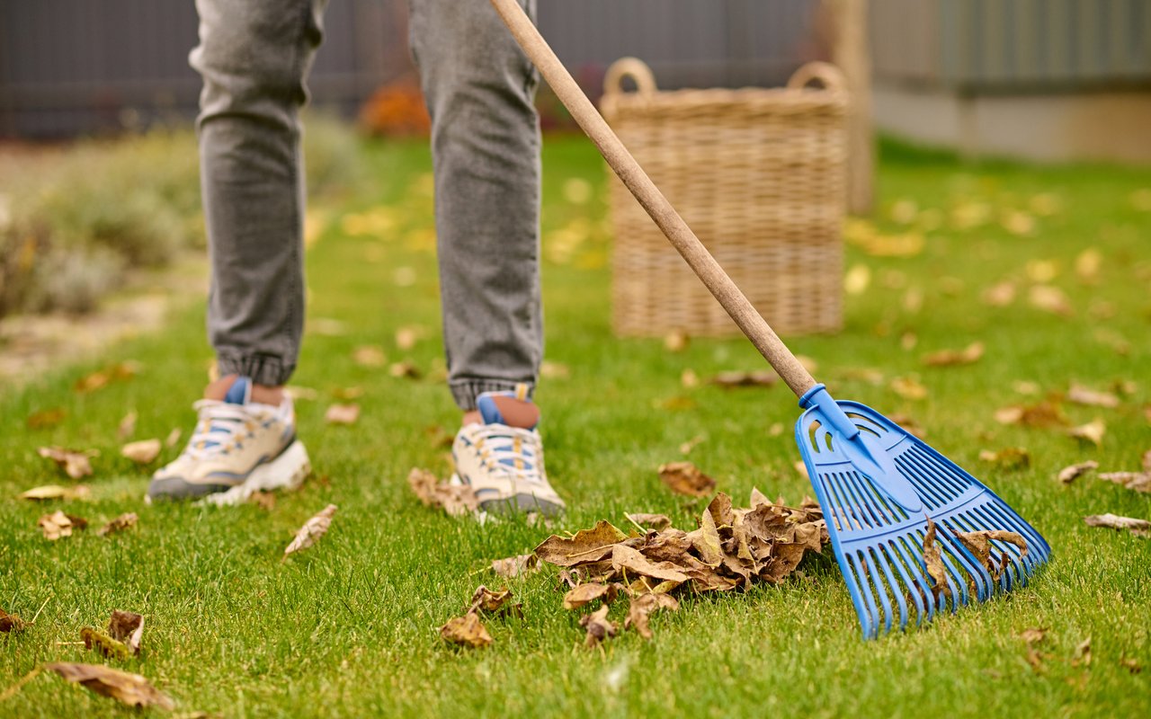 10 Crucial Fall Maintenance Tasks To Prepare Your Home for the Colder Months