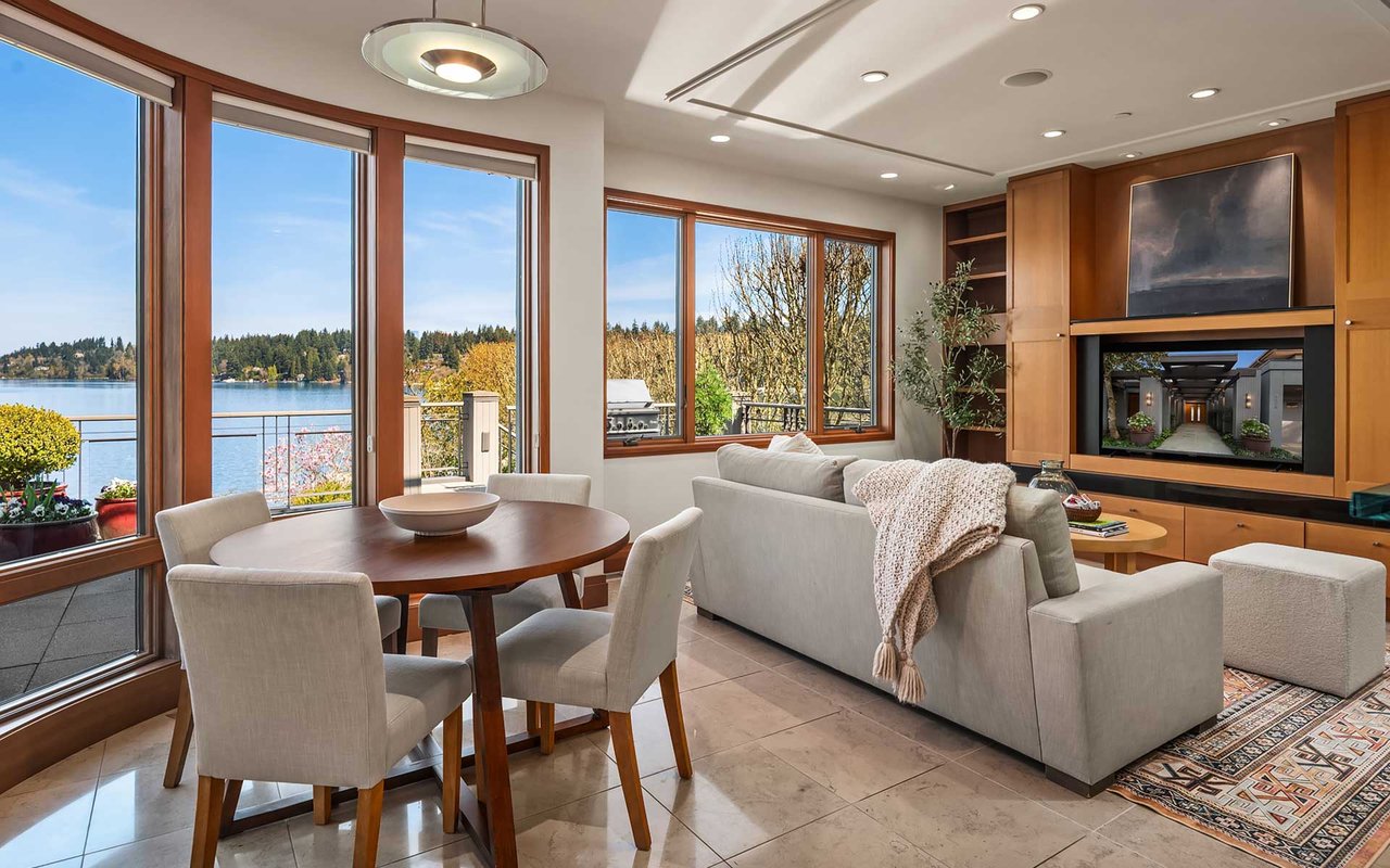 Northwest Contemporary Style on Mercer Island’s Cherished North End