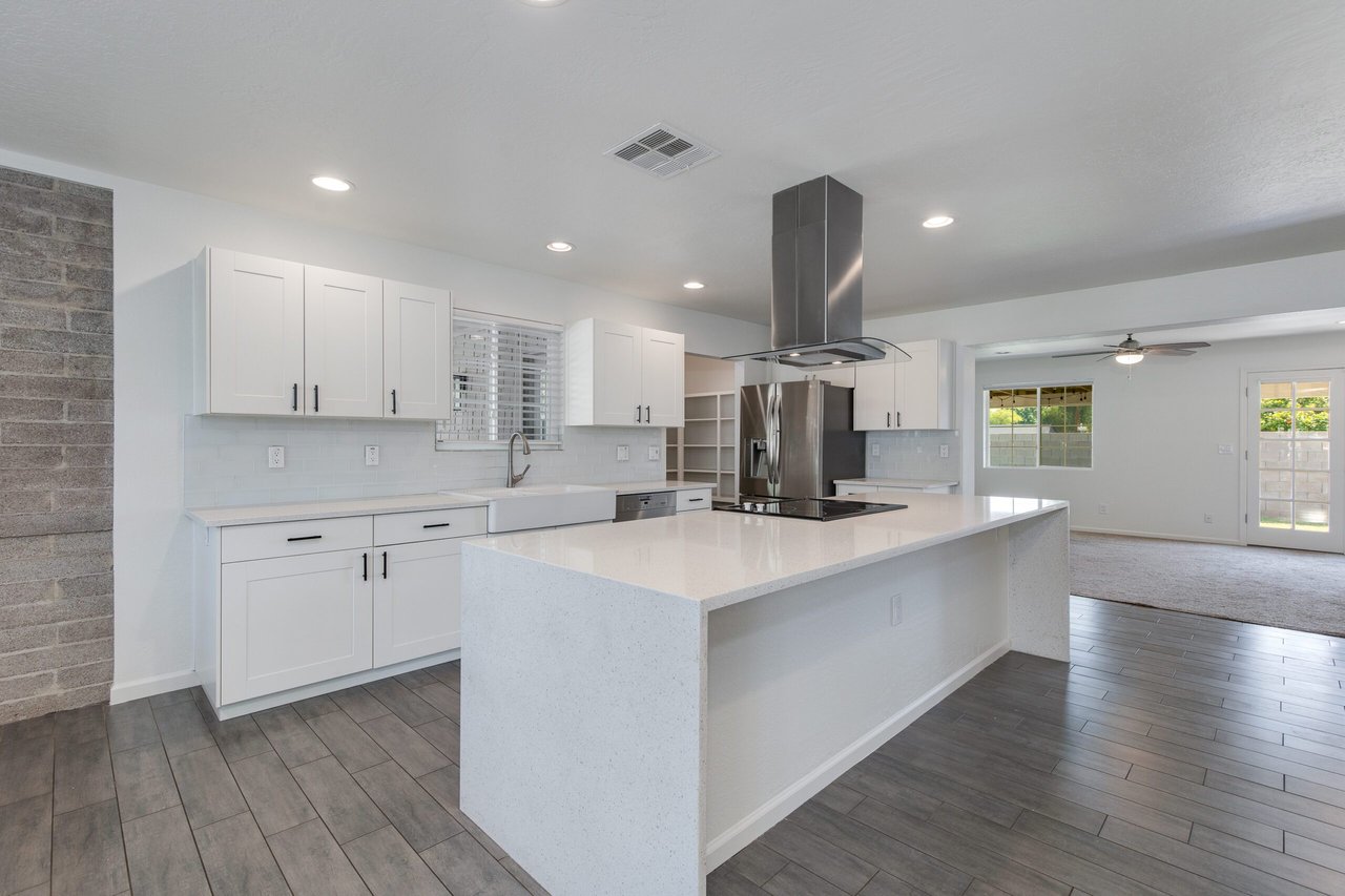 821 E Cavalier Dr.