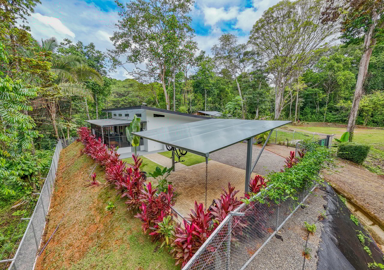 Modern 3-Bed Jungle Home with River and Pool in Cinco Ventanas Ojochal