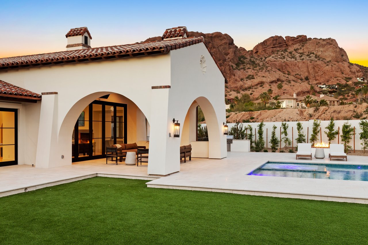 4605 E ROCKRIDGE Road