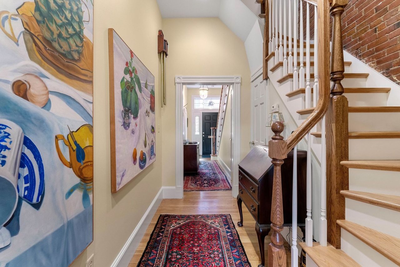 2 Wallace Ct