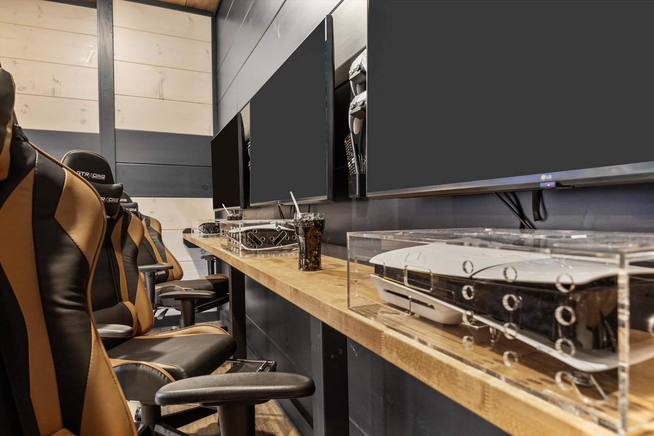 1362 Rambling Creek Way