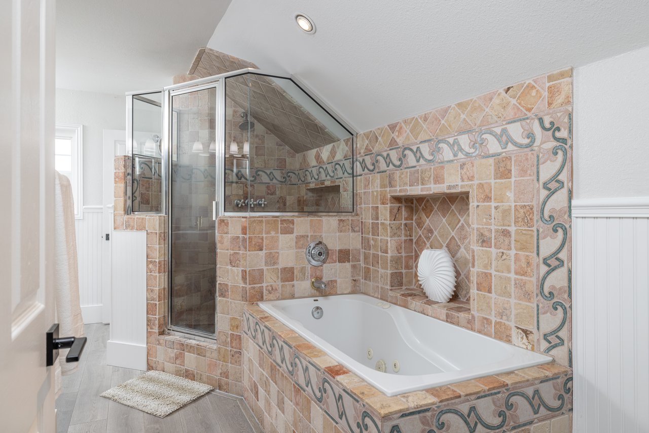 23965 Carrillo Dr