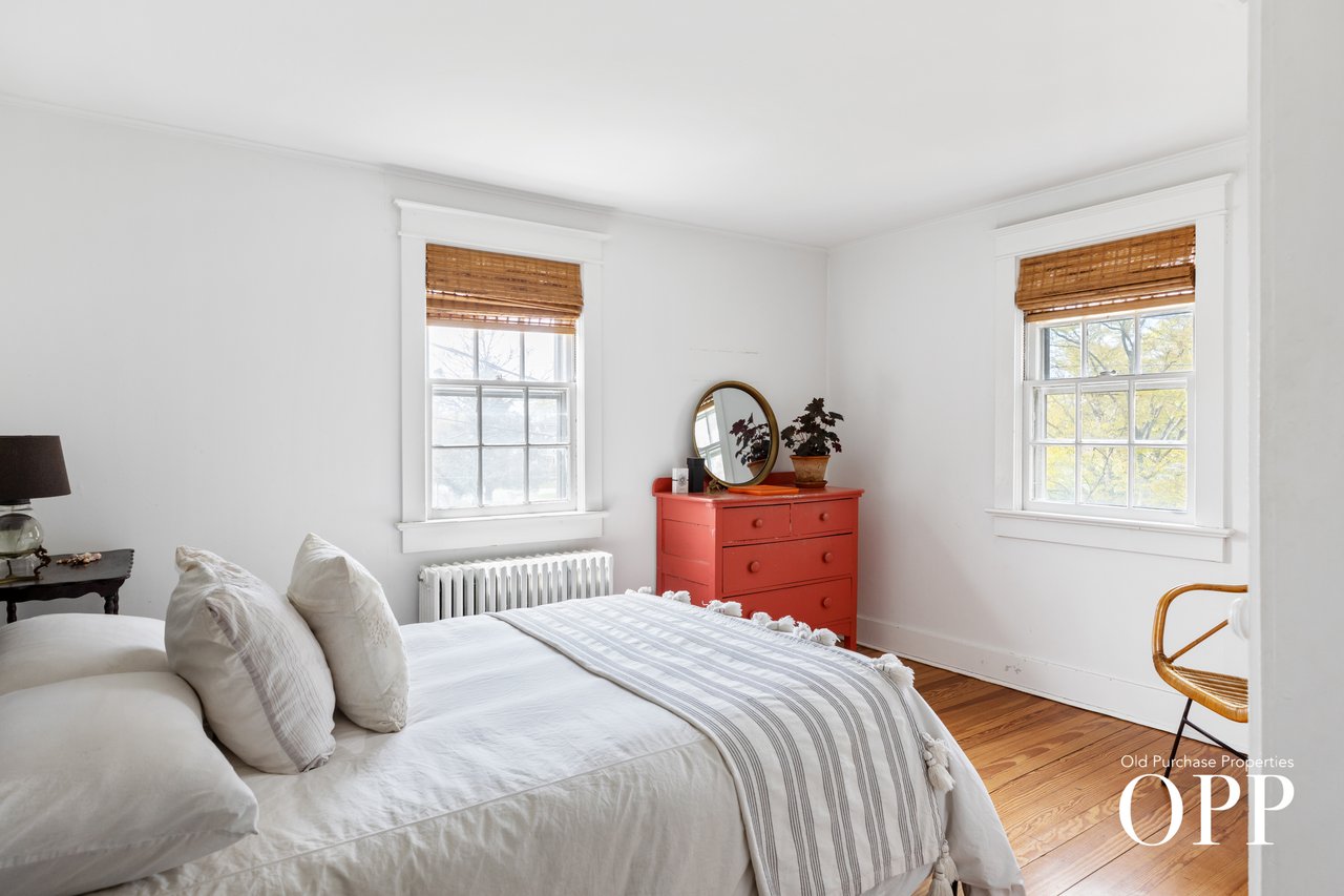 Early Bellport Charm Close to Everything