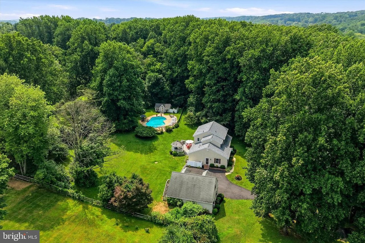 1126 Yankee Dr