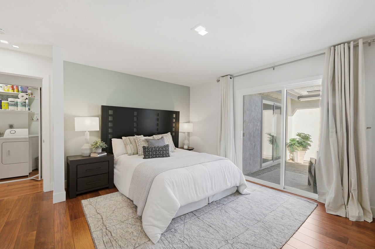 1541 Via Entrada Del Lago