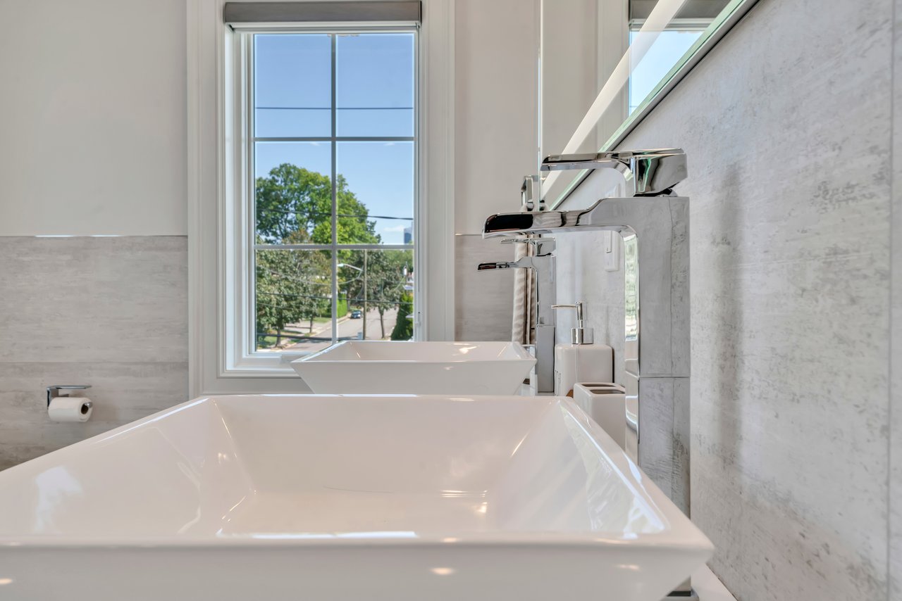 214 Forest Road