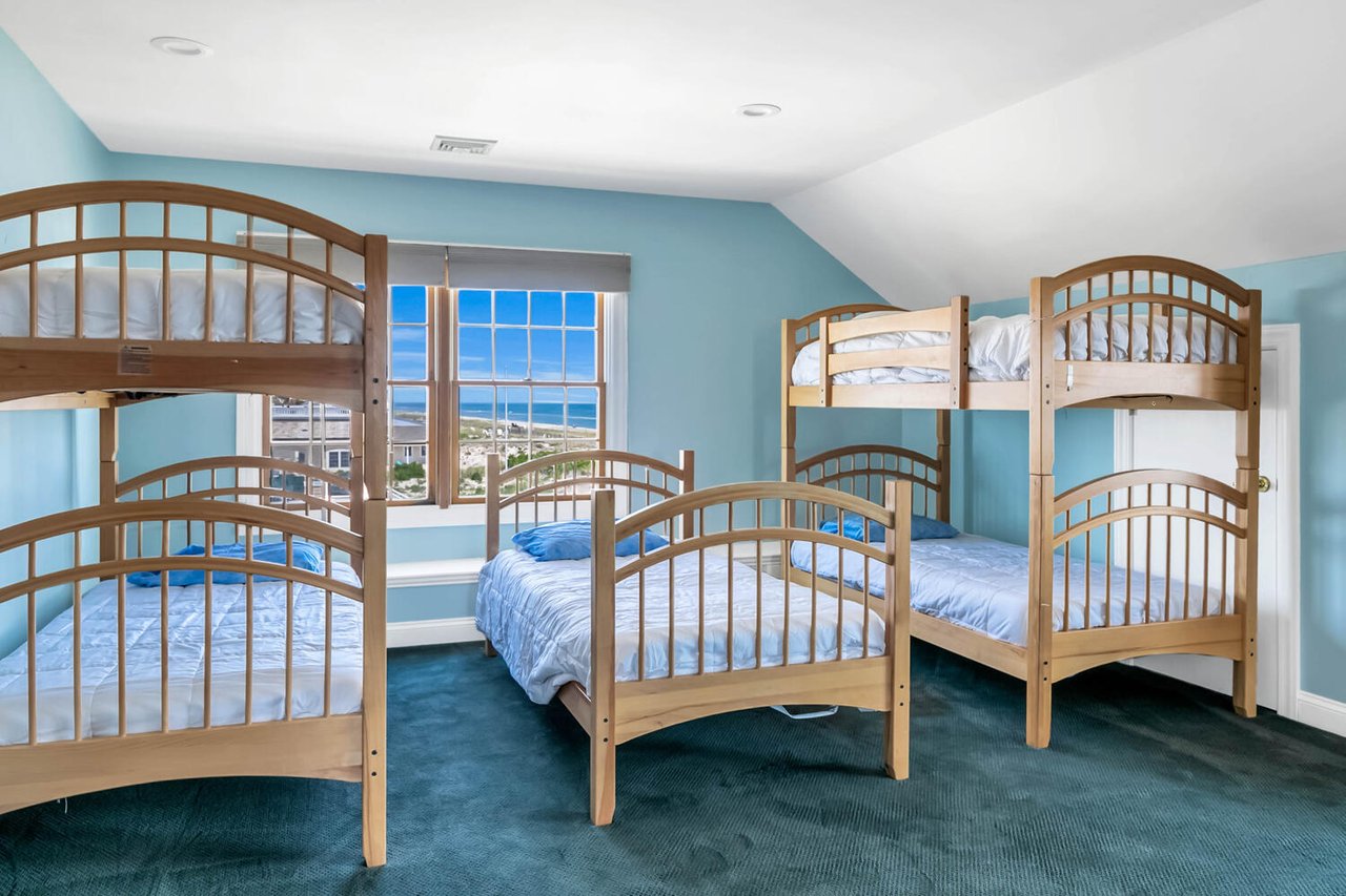 #1595 Summer Rental on the Oceanfront with Pool