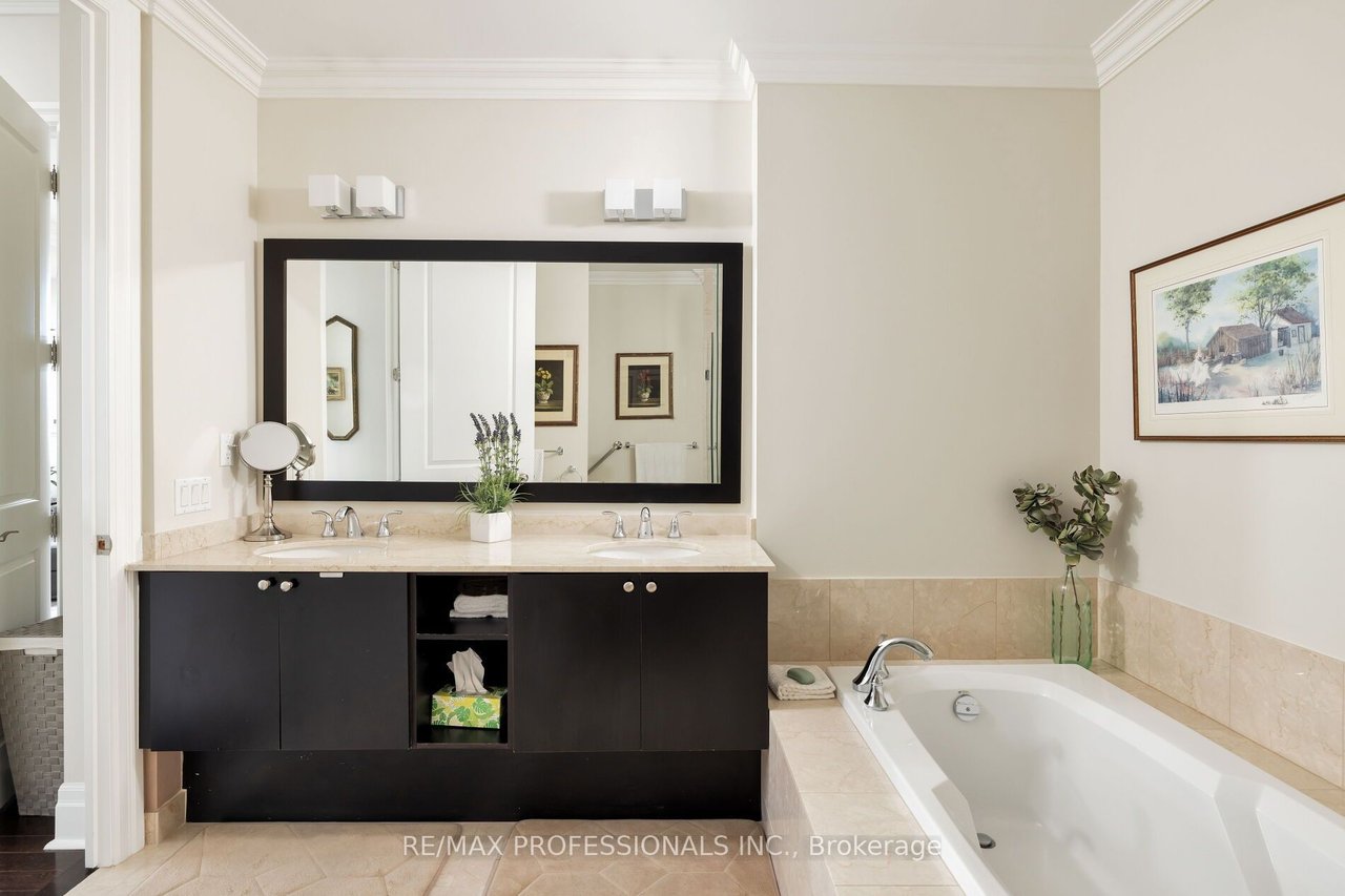 CONDO LIVING IN LUXURY 