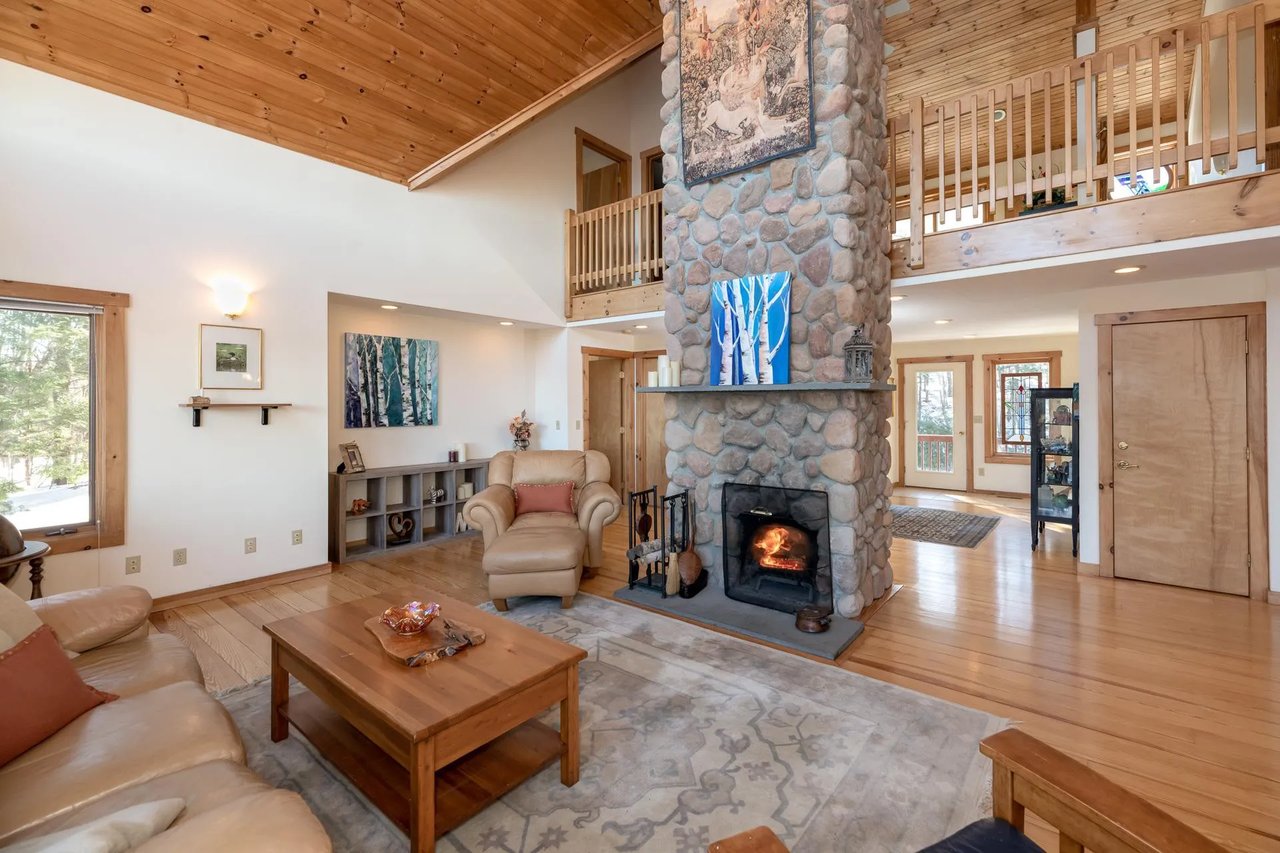 83 Mountain Vista Dr