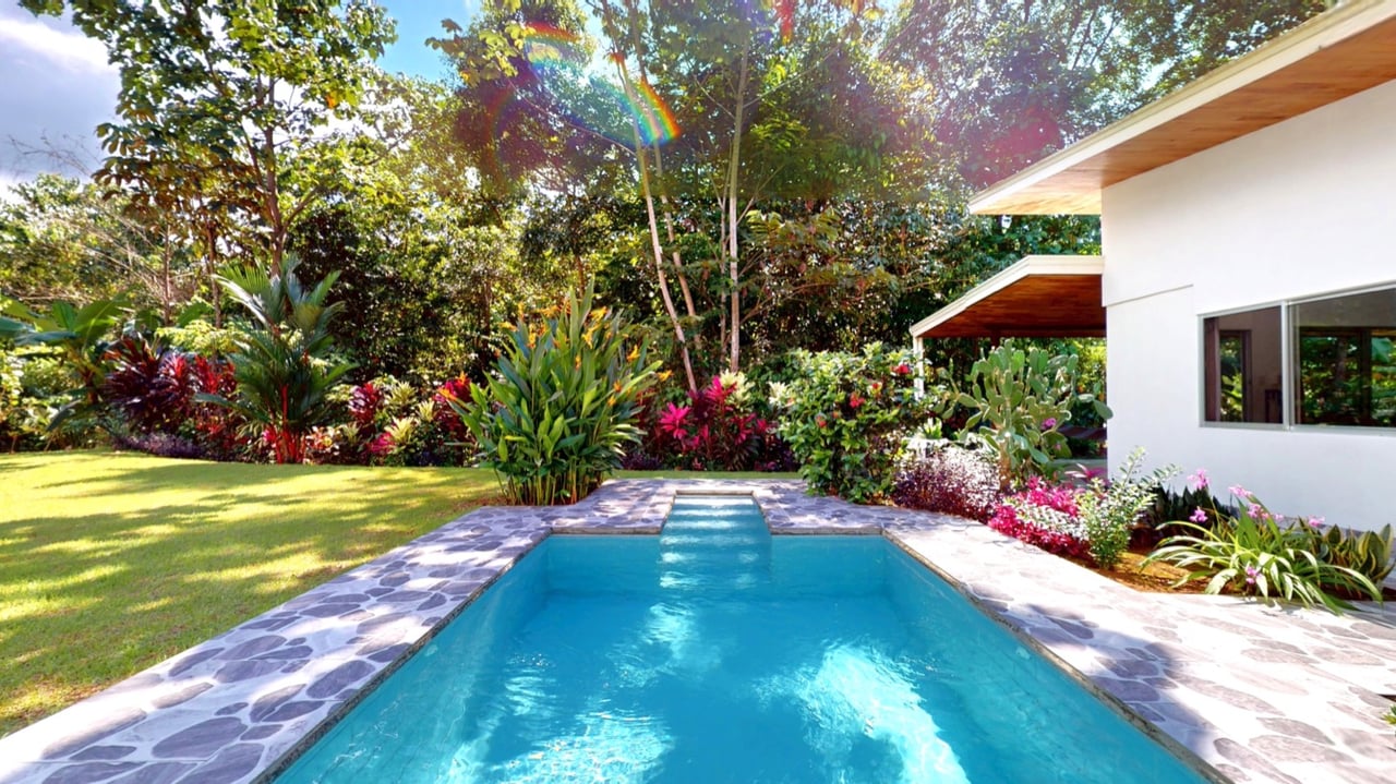 2 Bedroom Solar Home with Creek Frontage