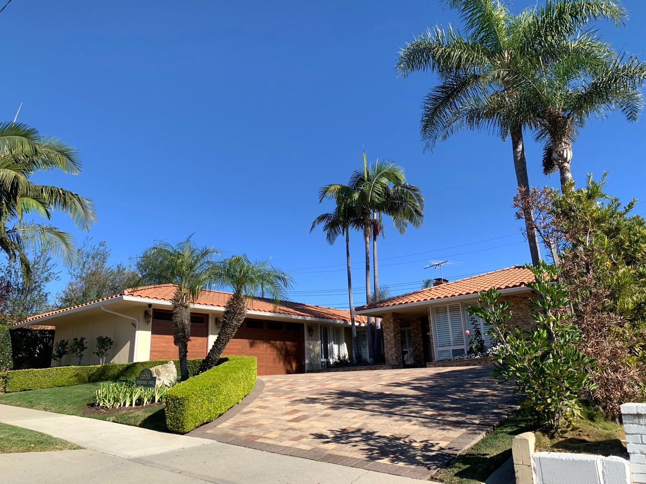 Pros and Cons of Living in Ladera Heights