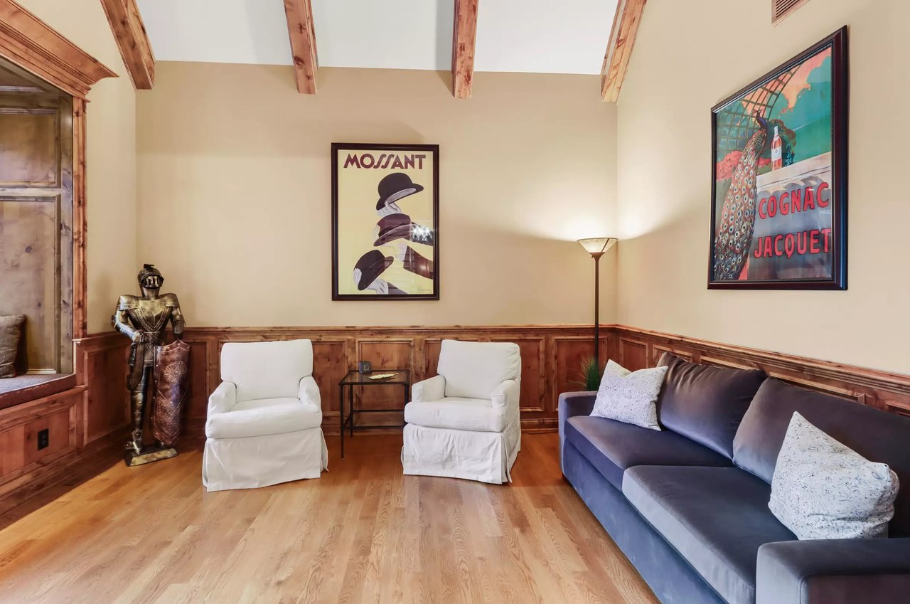 158 Abbey Springs Dr