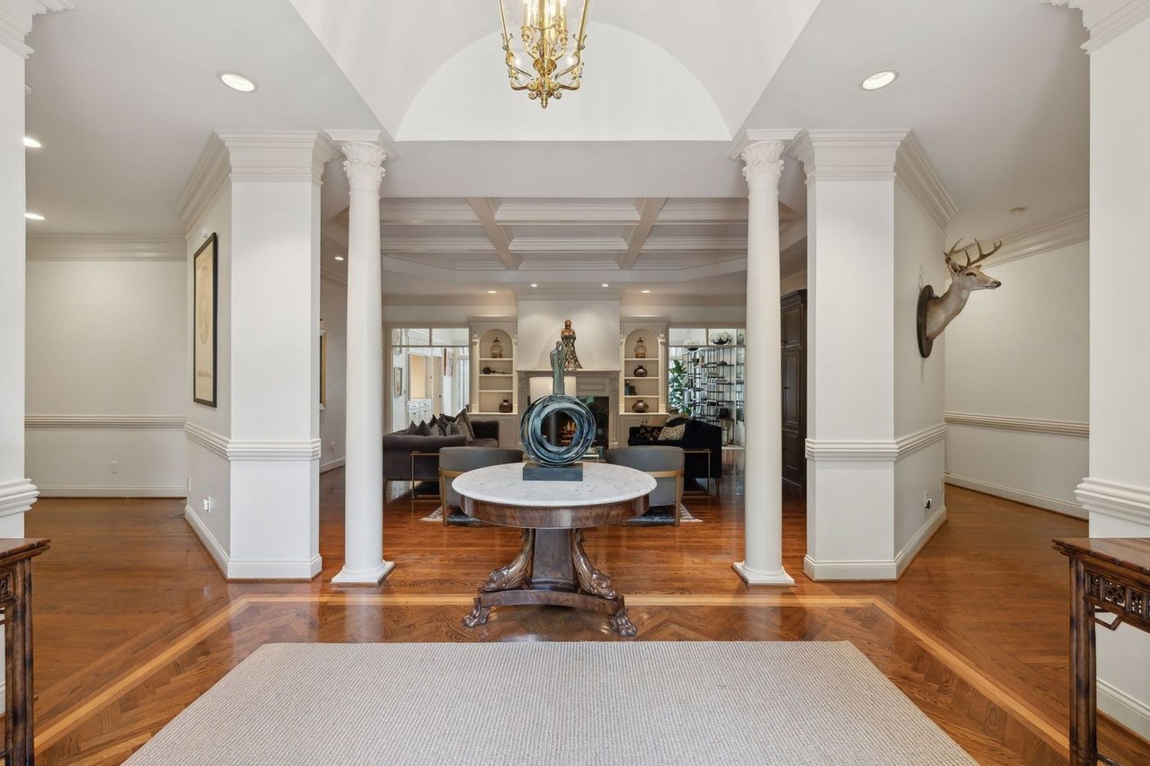 915 Calloway Dr