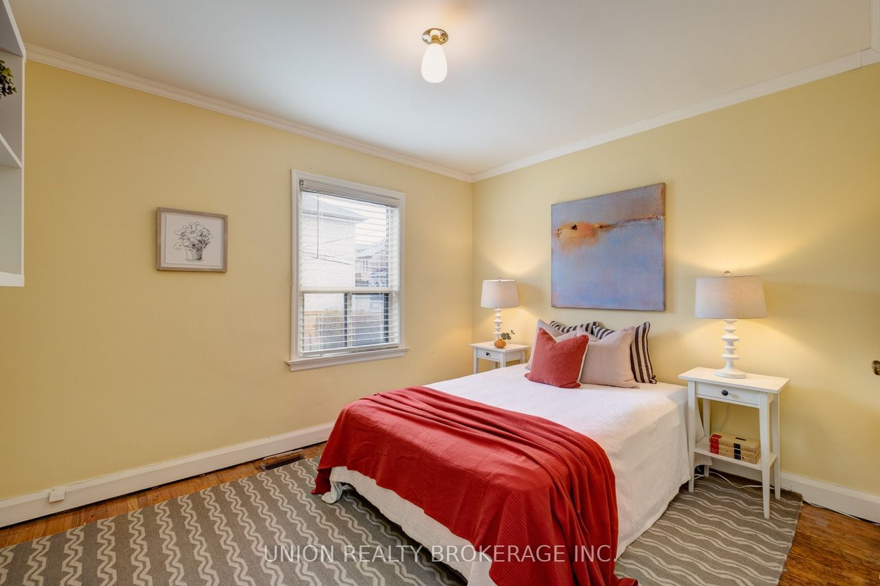 17 Stamford Sq S