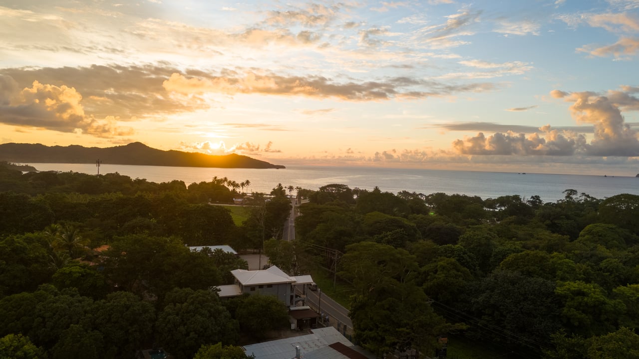 Laughing Gecko Suites | Beach Suites / Boutique Hotel For Sale