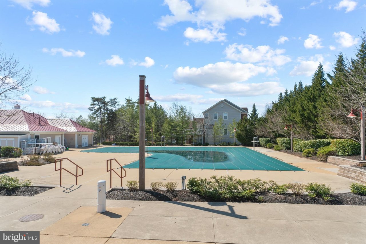 18252 Oak Lake Ct