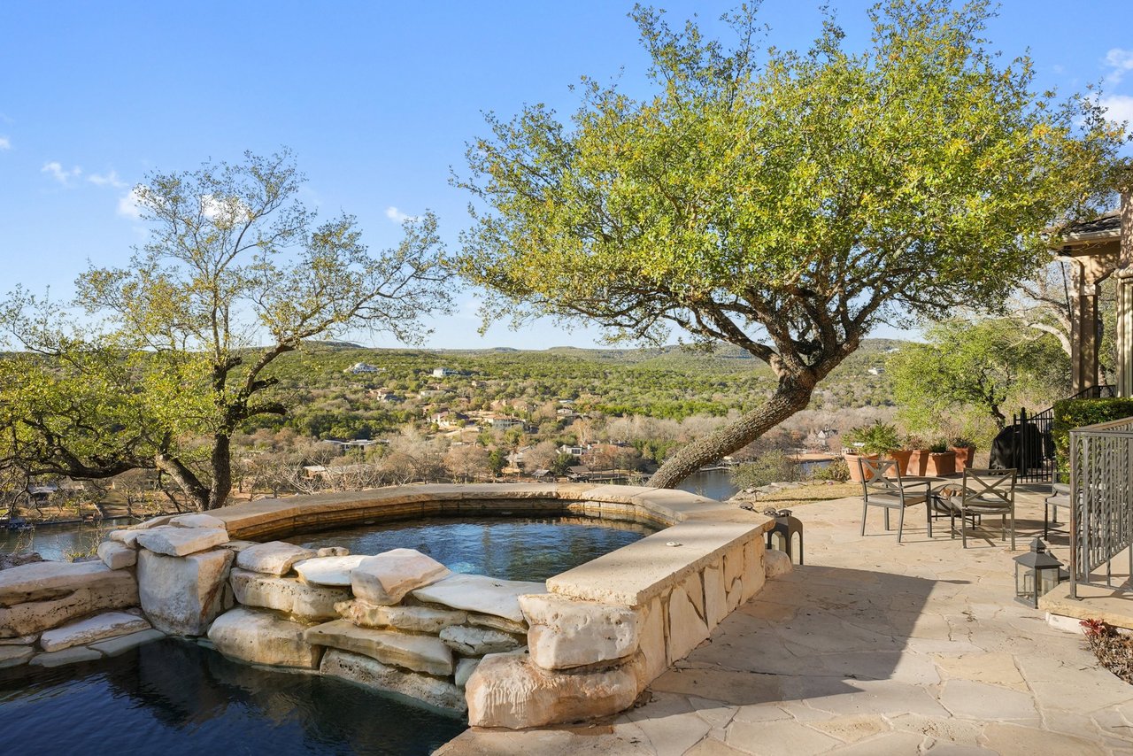 3800 Hunterwood Point