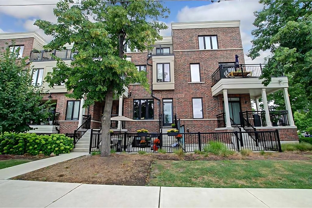 50 Carnation Ave TH 148