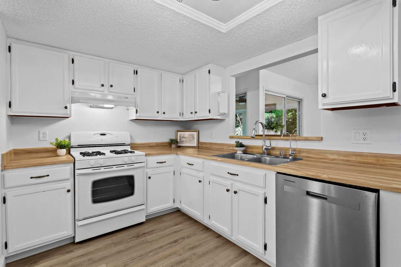 37 Muncy Court SE Update Condominium 