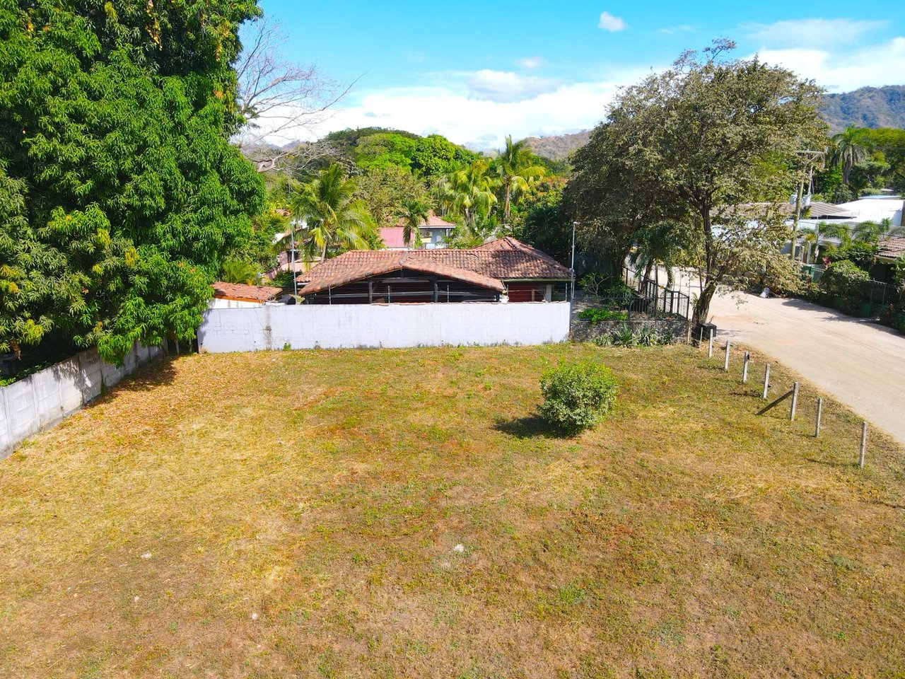 Lot in Surfside Playa Potrero – 800 m from the Beach