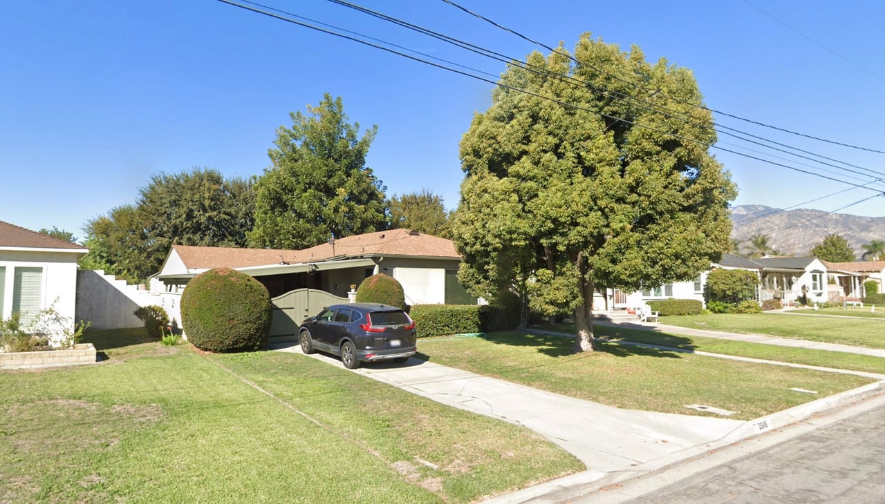 2515 Treelane Avenue