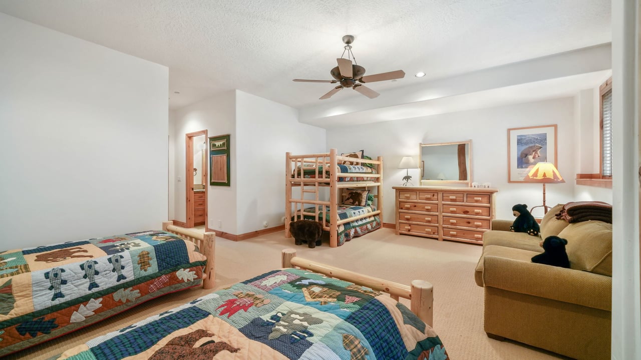 3460 Sun Ridge Dr