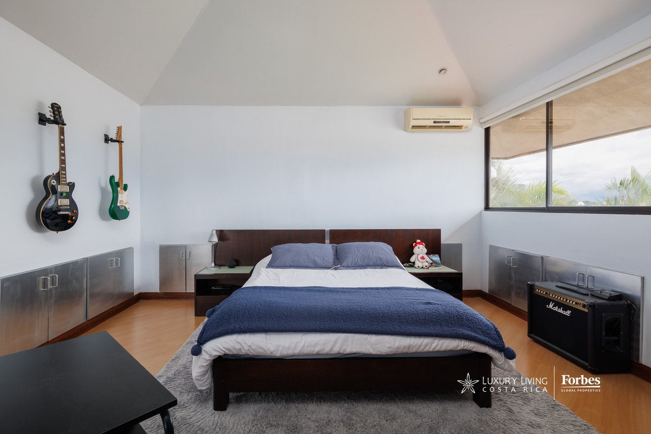 21560 - Casa Grand Court | Residence with Tennis Court in Moravia