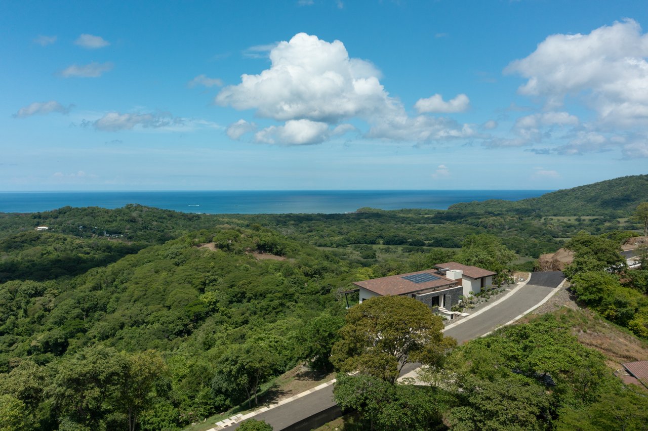 Casa Camino 93 | Luxury Ocean View Estate with Infinity Saltwater Pool in Las Ventanas de Playa Grande