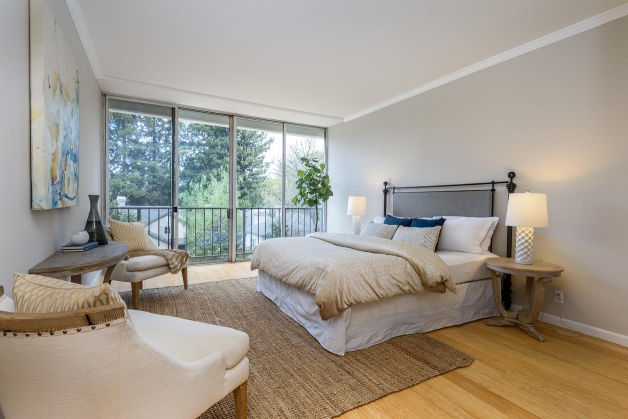 1330 University Drive, No. 35