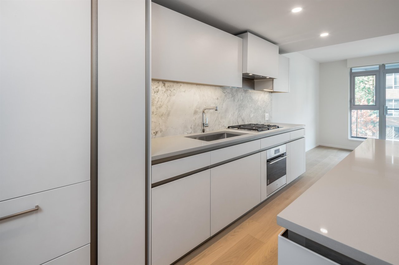 889 Pacific St, #504