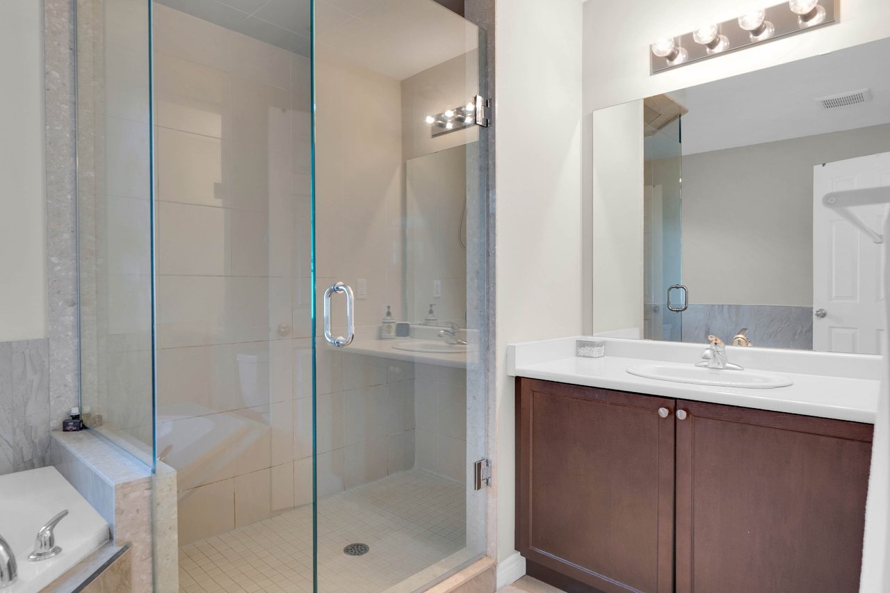 73 Medici Lane Unit: 5