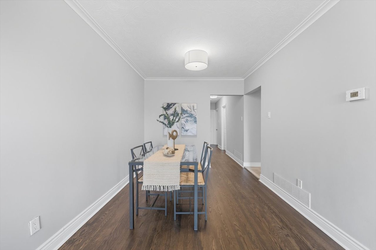 1624 Coram Cres