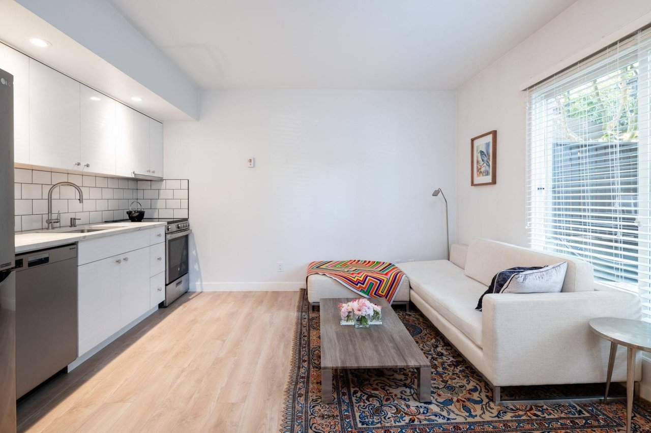 870 W 7th Ave, #1