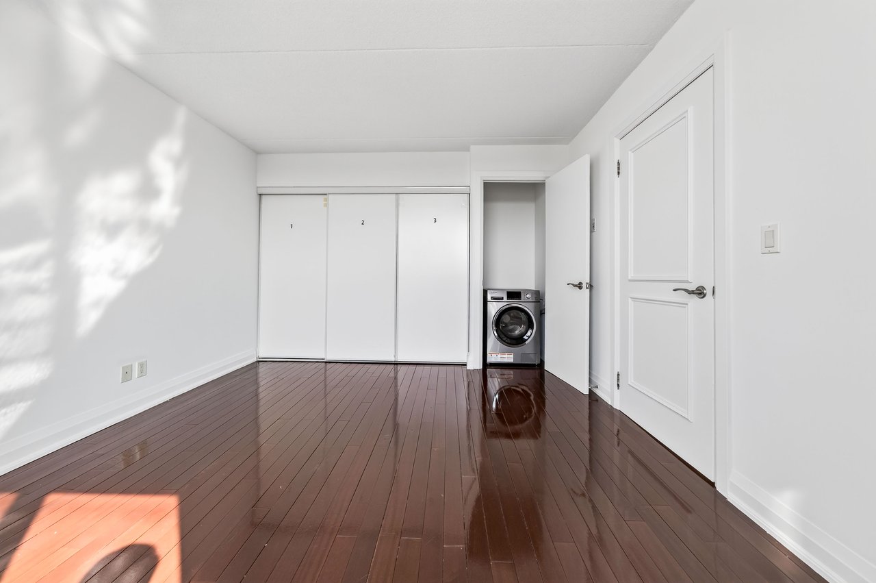 2737 Keele St 312