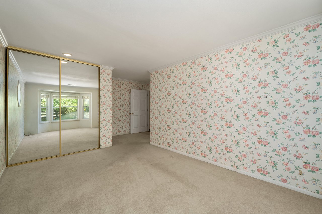 37797 Calle De Lobo