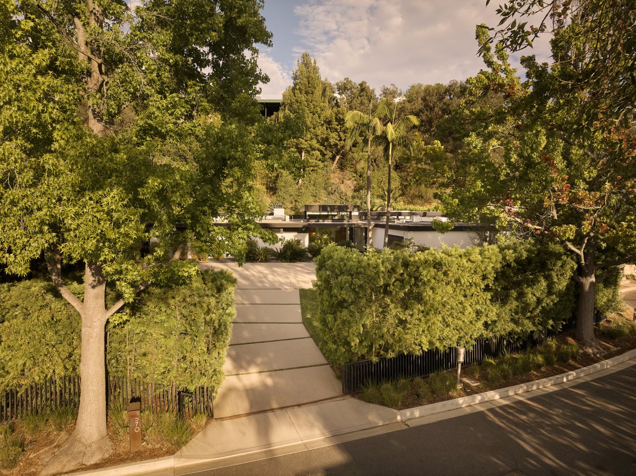 570 Evelyn Pl, Beverly Hills