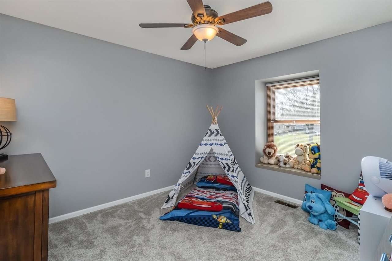 618-622 N Shelby Pl, Hobart, IN