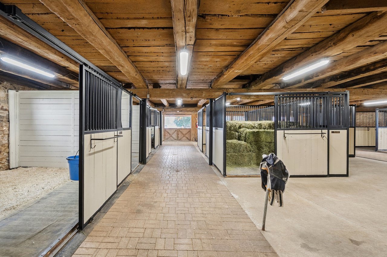 Extraordinary Equestrian Estate