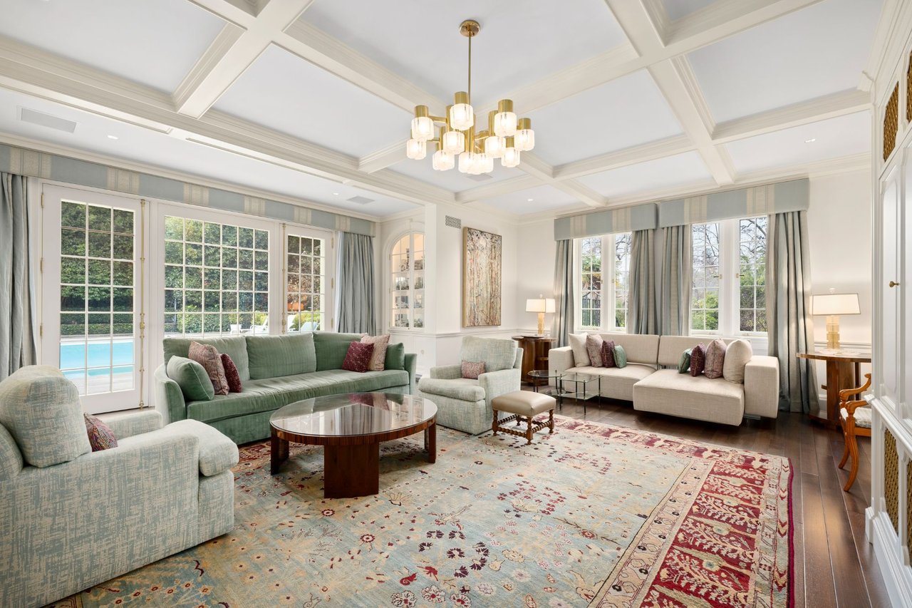 10301 Strathmore Dr, Holmby Hills