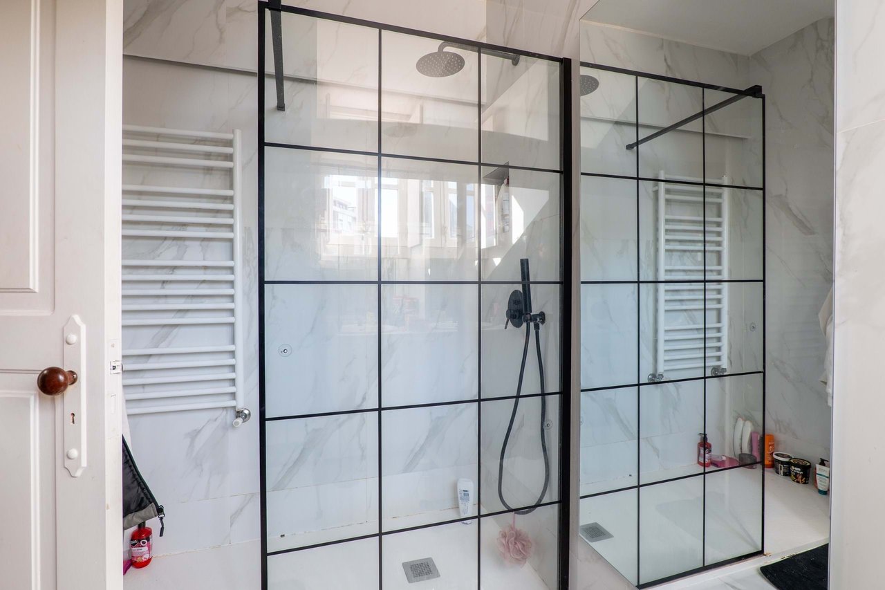 Beautifully Restored Townhouse Property with license for Short-Term rental in Bonfim, Porto