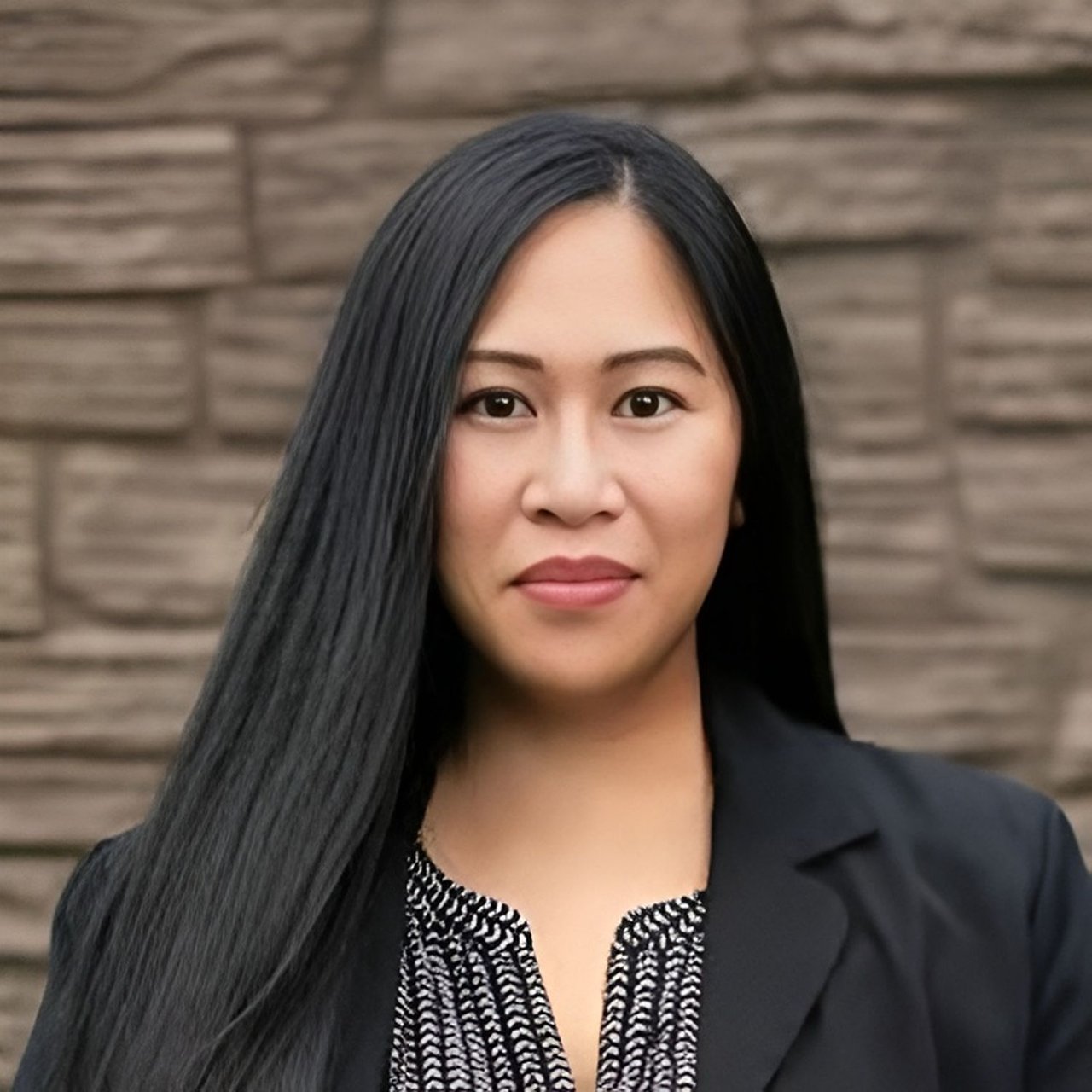 Kassandra Toum Geneva, IL Real Estate Agent Headshot